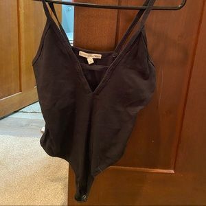 Black express tank top